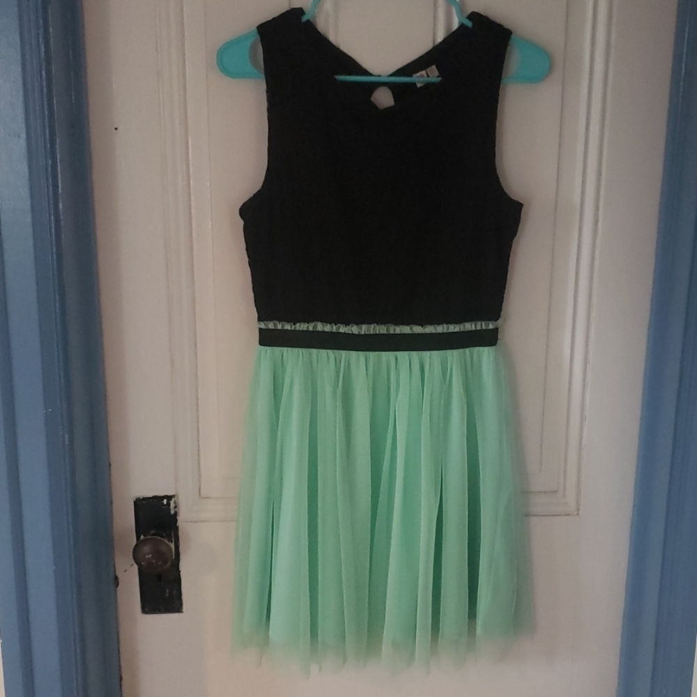 Junior's dress black and mint green